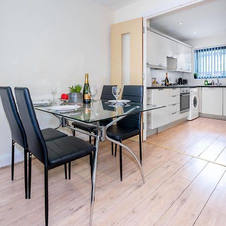 City Centre Townhouse - 3 Bedrooms - Garage - Parking - Top Rated Birmingam Exterior foto
