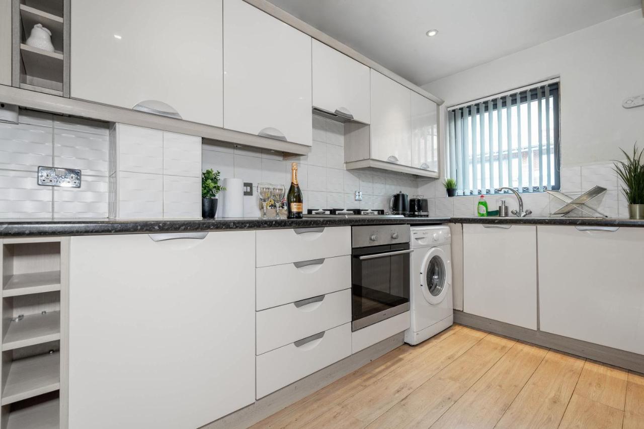 City Centre Townhouse - 3 Bedrooms - Garage - Parking - Top Rated Birmingam Exterior foto